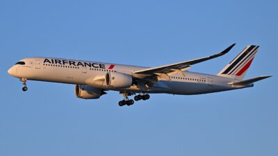 Call Air France from Abroad Without Roaming or Blocked Lines